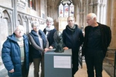 Dc1dC4UX0AA82GE-300x2251